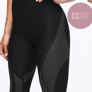 LIKE New size 6 Lululemon Mapped Out High-Rise Tight 28"